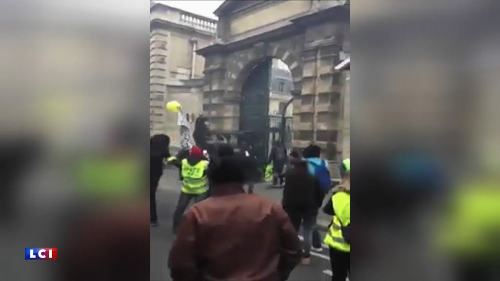 Gilets jaunes : quatre personnes jugées ce mercredi pour avoir forcé la porte du ministère de Benjamin Griveaux