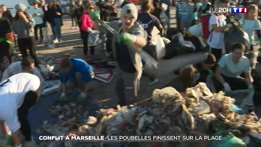 Conflit à Marseille : les poubelles finissent sur la plage