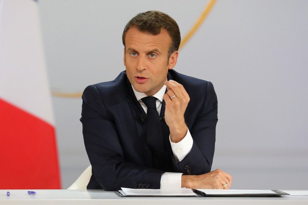 EN DIRECT - Conférence de presse : pour financer la baisse des impôts, Macron demande aux Français de 
