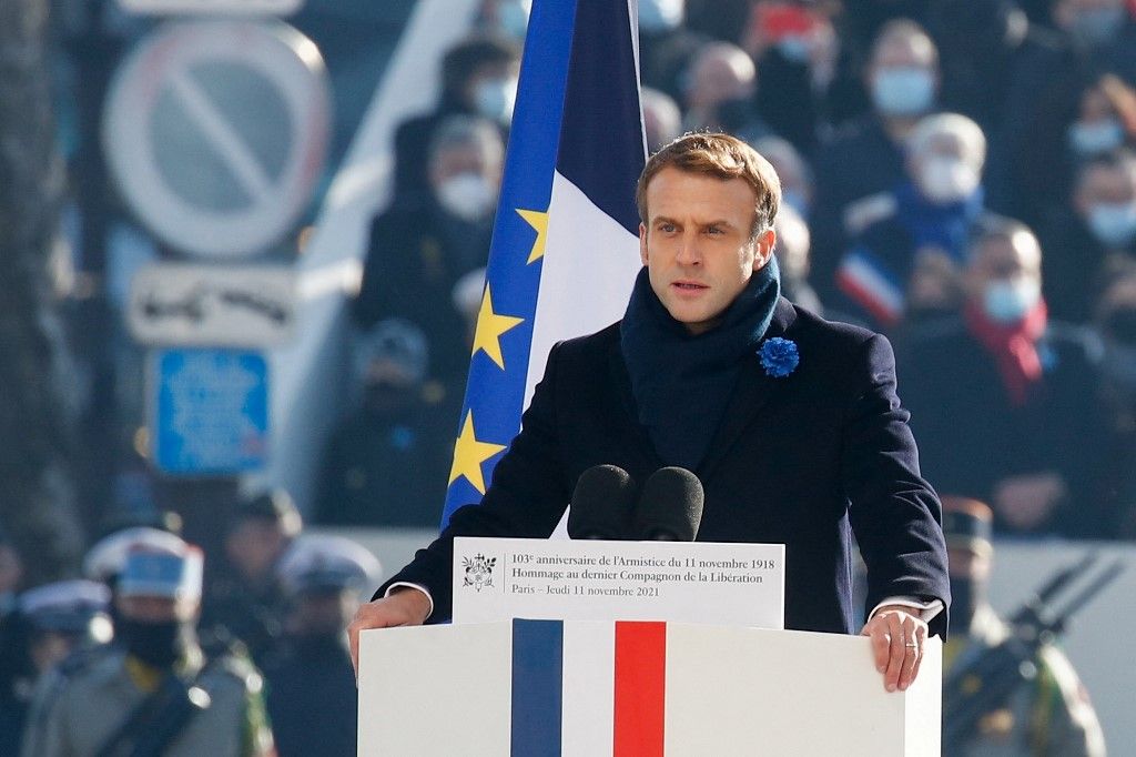 VIDÉO - 11-Novembre : Emmanuel Macron salue la mémoire d'Hubert Germain, dernier 