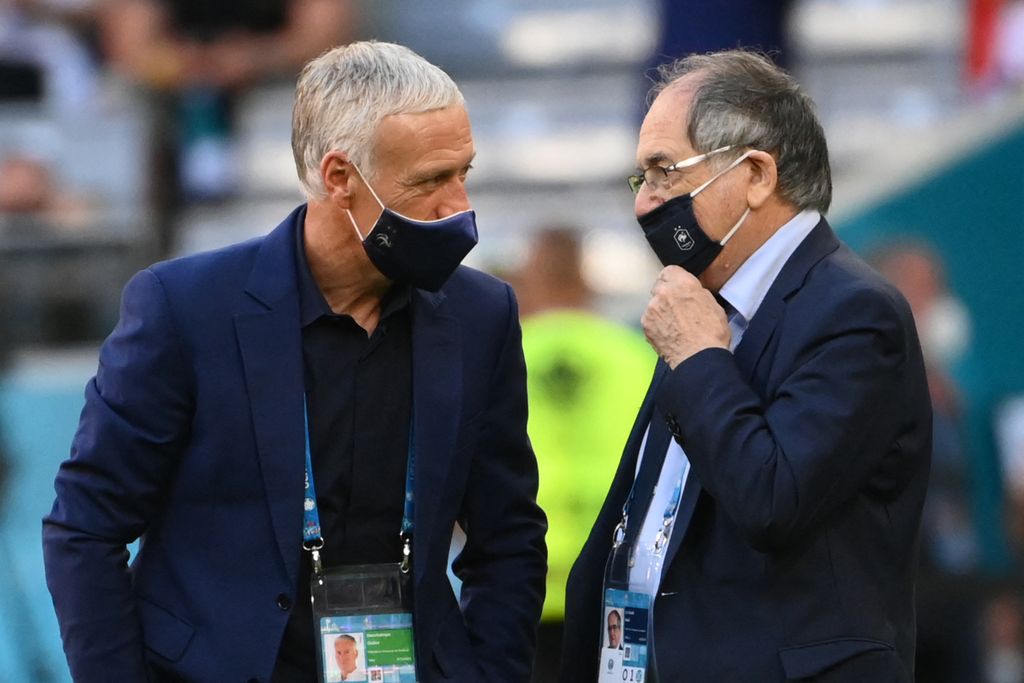 Football : Didier Deschamps conforté à la tête des Bleus