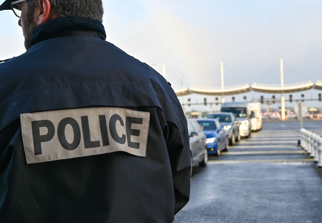 Pas-de-Calais : décès d'un migrant de 16 ans après un accident avec un poids lourd