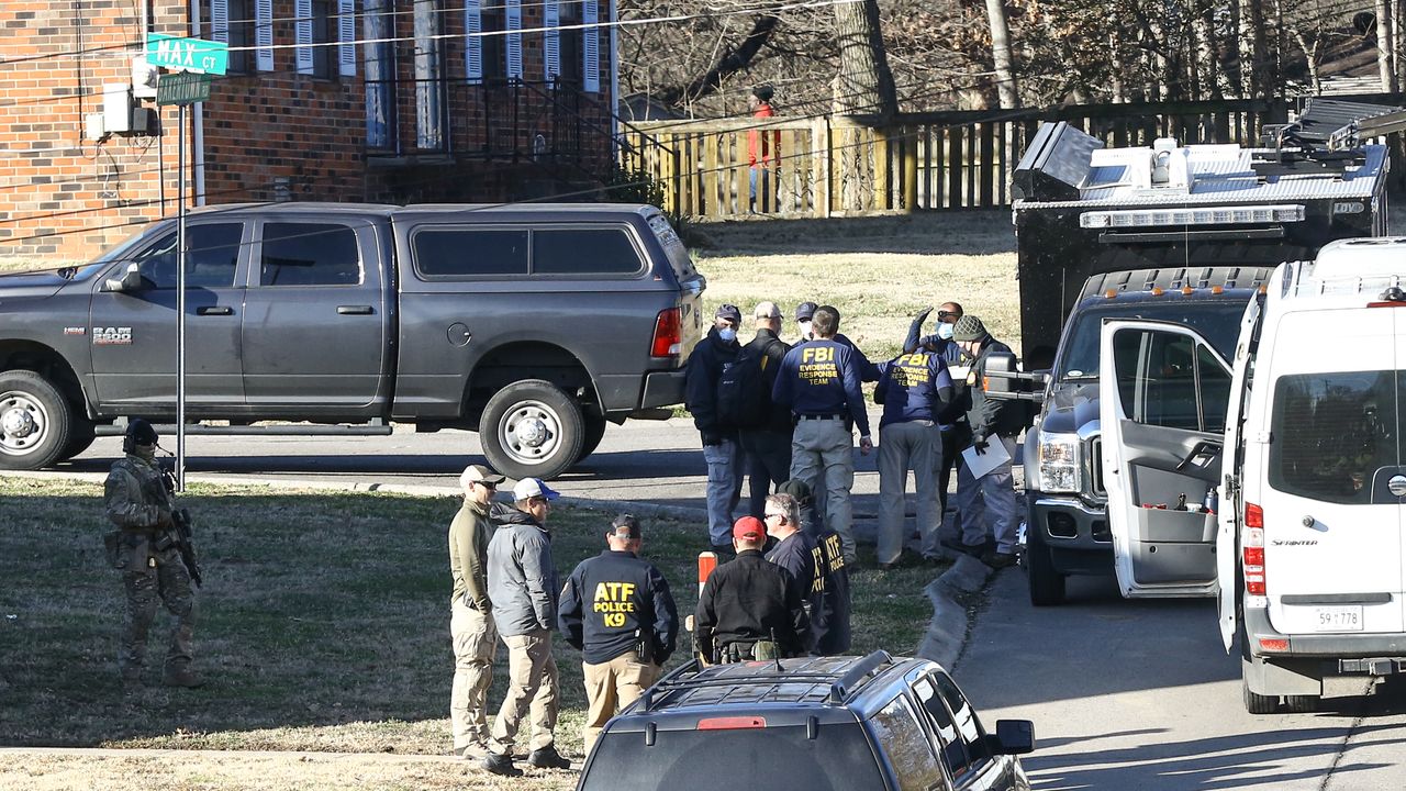 Photo of Explosion à Nashville: une perquisition effectuée au domicile d’un suspect
