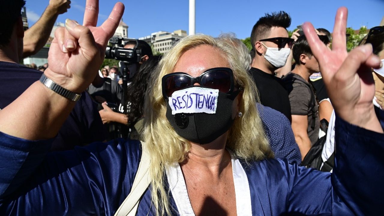 Photo of Covid-19: un manifestant anti-masque espagnol hospitalisé dans un état grave