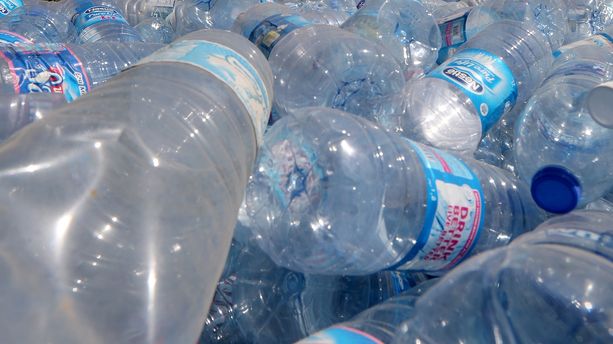 Environnement : pourquoi la consigne des bouteilles en plastique fait tiquer les élus locaux