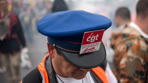 SNCF : les cheminots sont "remontés comme des coucous" et se préparent à faire durer la grève  