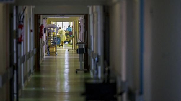 Salaire, conditions de travail... Des infirmières françaises choisissent "l'exil professionnel" en Suisse