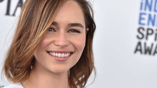 "Game of Thrones" : pour Emilia Clarke, Jason Momoa a un "membre fabuleux"