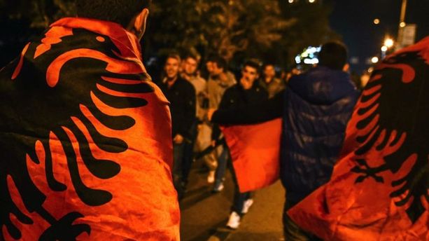 VIDÉOS – Après la qualification de l'Albanie à l'Euro, célébrations folles à Tirana et au Kosovo
