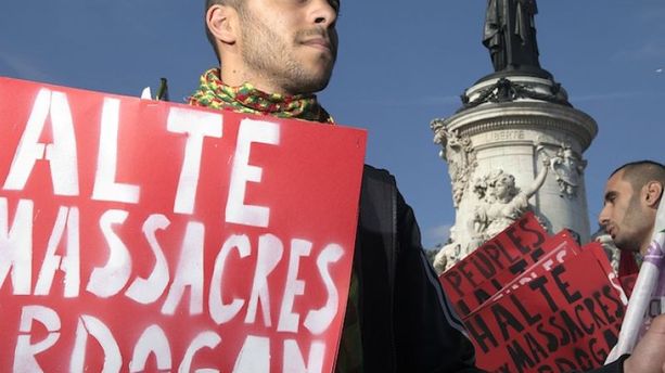 Paris : des milliers de manifestants prokurdes dans les rues de la capitale