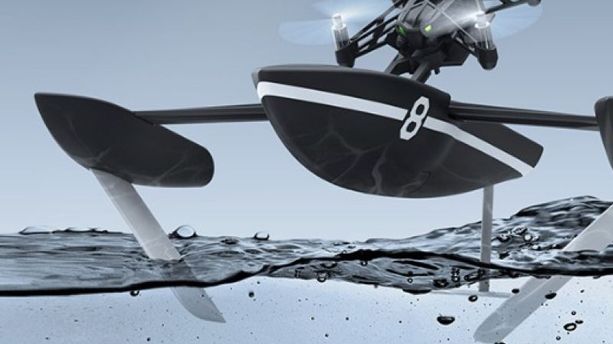 Parrot présente de nouveaux minidrones, dont un étonnnant bateau hydrofoil