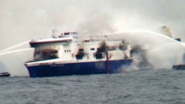 Ferry en feu : tous les passagers évacués, le bilan atteint 10 morts