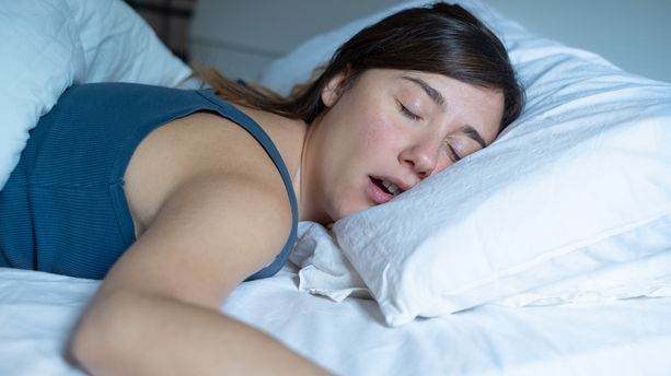 Des chercheurs découvrent pourquoi nous oublions nos rêves au réveil