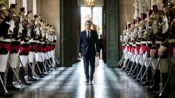 Emmanuel Macron devant le Congrès : les élus de La France insoumise boycottent à nouveau le discours du "monarque"