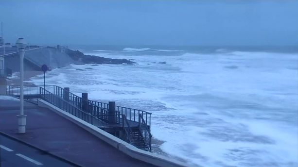 Alerte météo : 3 départements en alerte orange pour fortes vagues et  risque de submersion 