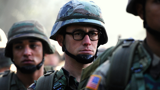 "Snowden", la critique : un biopic intime et cybernétique qui fait mouche