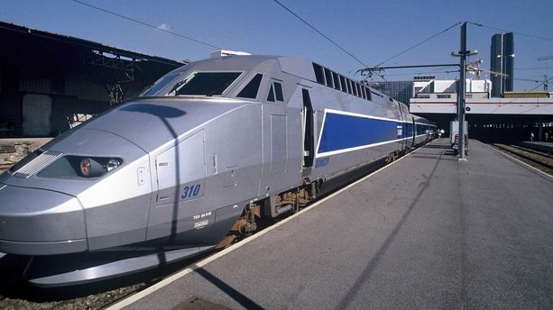 Panne d'alimentation électrique à la SNCF : la circulation des TGV reprend doucement entre Paris et le grand Ouest