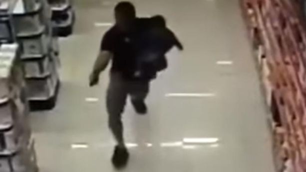 VIDÉO - Un militaire en civil abat deux braqueurs... avec son enfant dans les bras