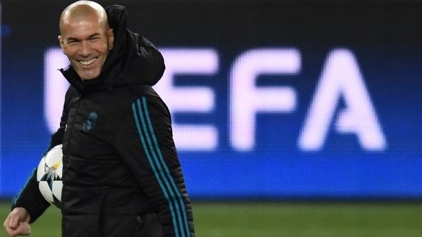 VIDÉO - "J'ai pris la décision de ne pas continuer au Real Madrid la saison prochaine" : Zidane annonce son départ surprise