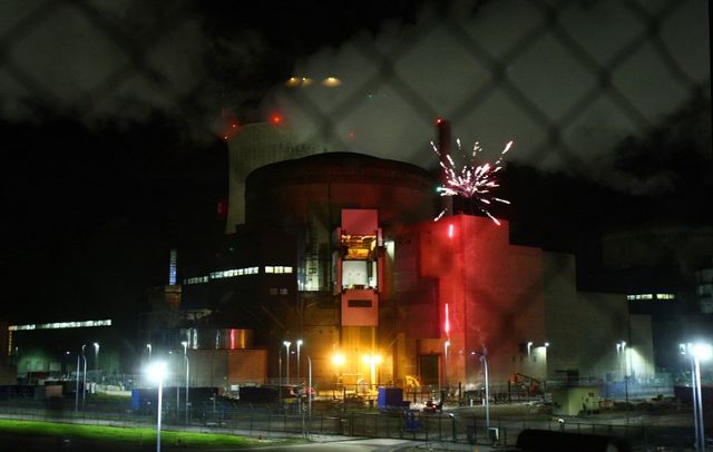 Jusqu'à deux mois de prison ferme contre les militants de Greenpeace qui s'étaient introduit dans une centrale nucléaire