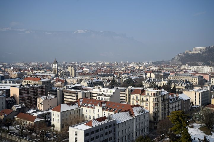 Grenoble : la mairie écologiste finance l'aménagement d'un rond-point pour les Gilets jaunes