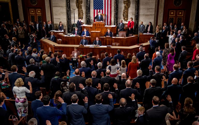 Le Congrès américain débloque un plan de 900 milliards de dollars pour relancer l'économie